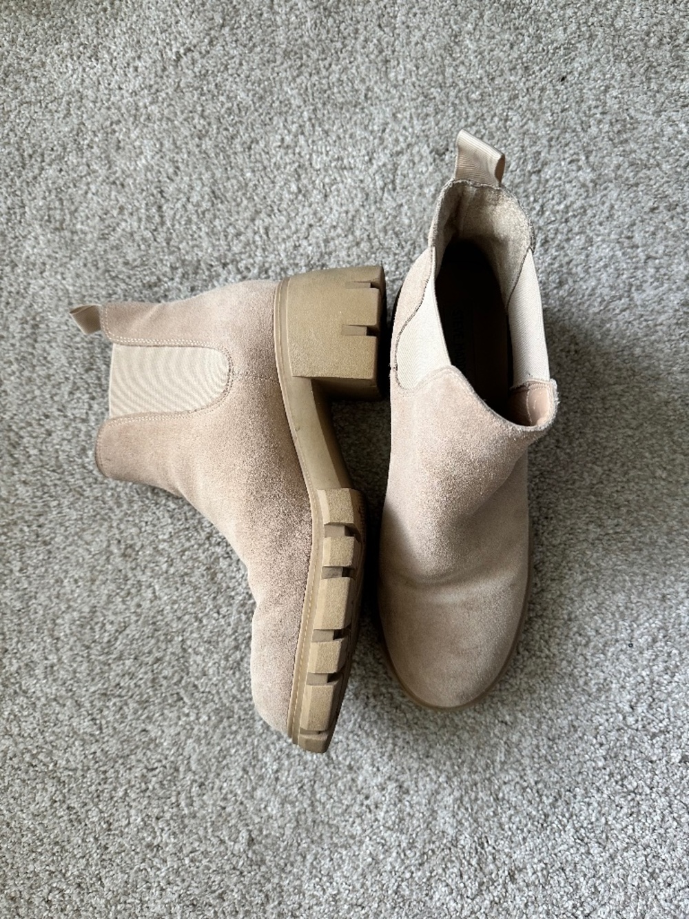 Steve Madden “Howler” Beige Suede Ankle Booties